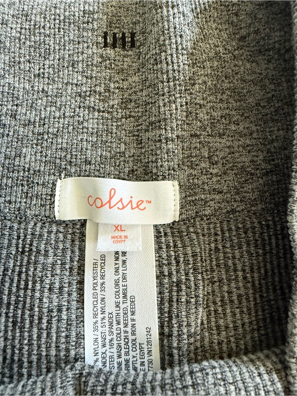 Colsie Heather Gray Ribbed Active Shorts - Picture 3 of 4